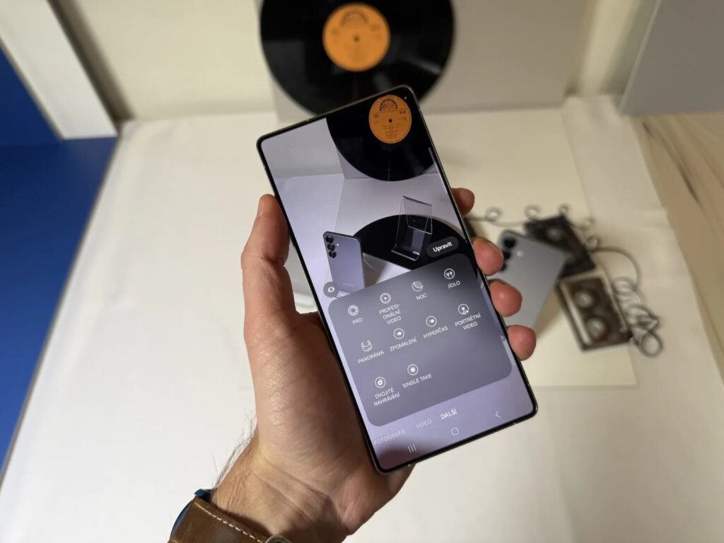 Samsung Tingkatkan Aplikasi Kamera di One UI 7 dengan AI Filters dan Log Video