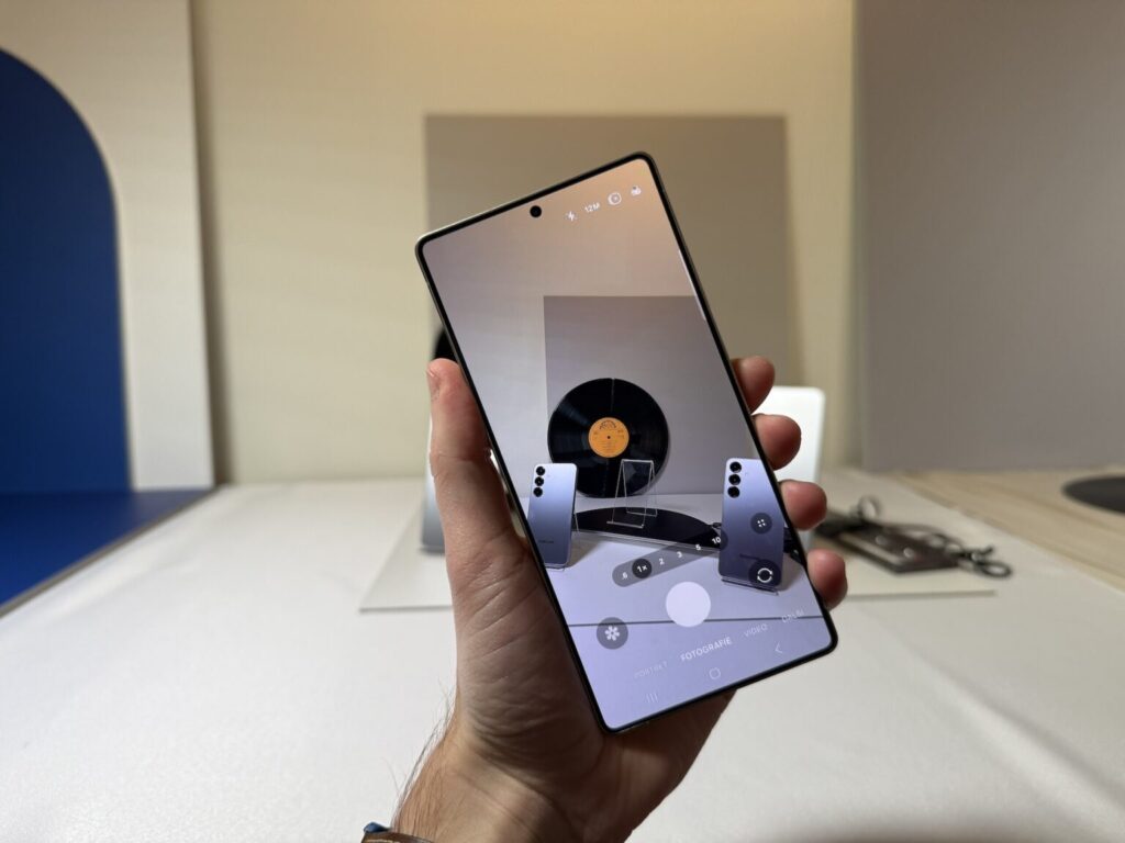Samsung Tingkatkan Aplikasi Kamera di One UI 7 dengan AI Filters dan Log Video