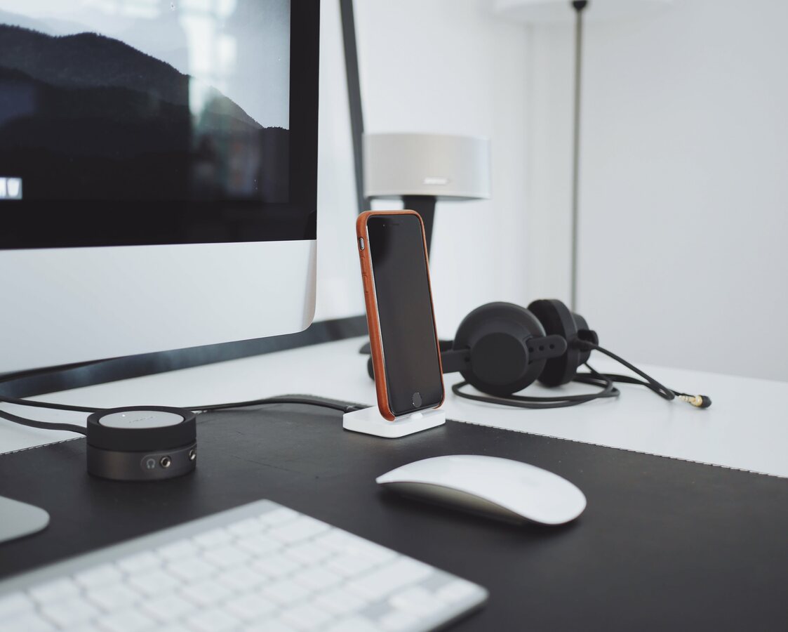 iOS 19 Hadirkan Dukungan Stage Manager, iPhone USB-C Bisa Jadi "Mini Mac"